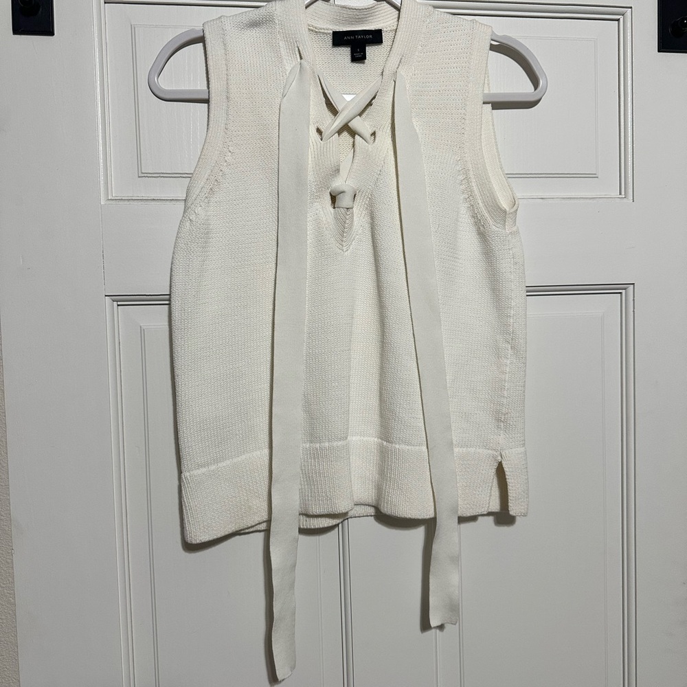 ANN TAYLOR Cream Sleeveless Knit Top with Tie Detail